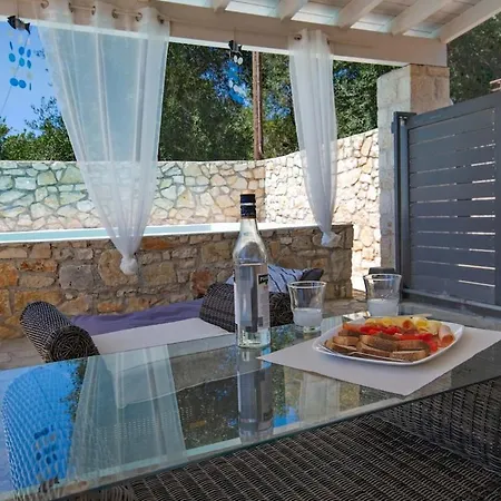 Tatil Evi Julia House By Paxosretreats Mpogdanatika