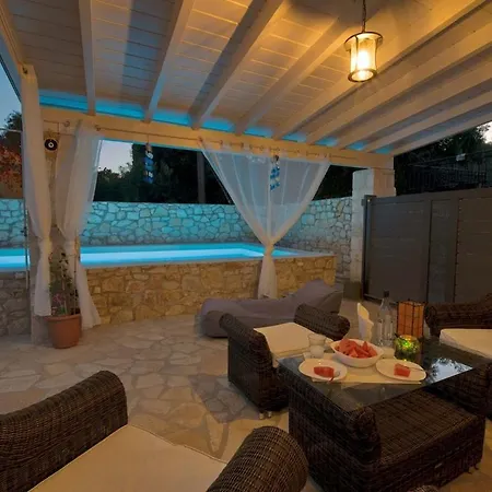 Tatil Evi Julia House By Paxosretreats Mpogdanatika