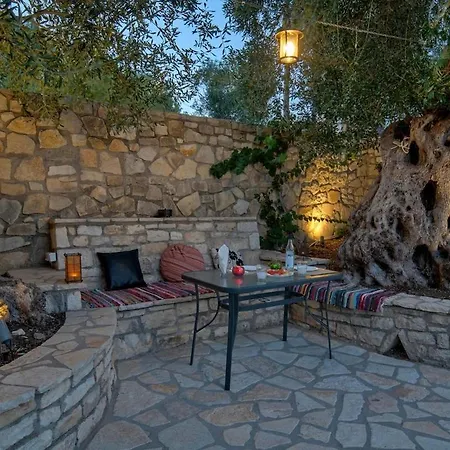 Tatil Evi Julia House By Paxosretreats Mpogdanatika
